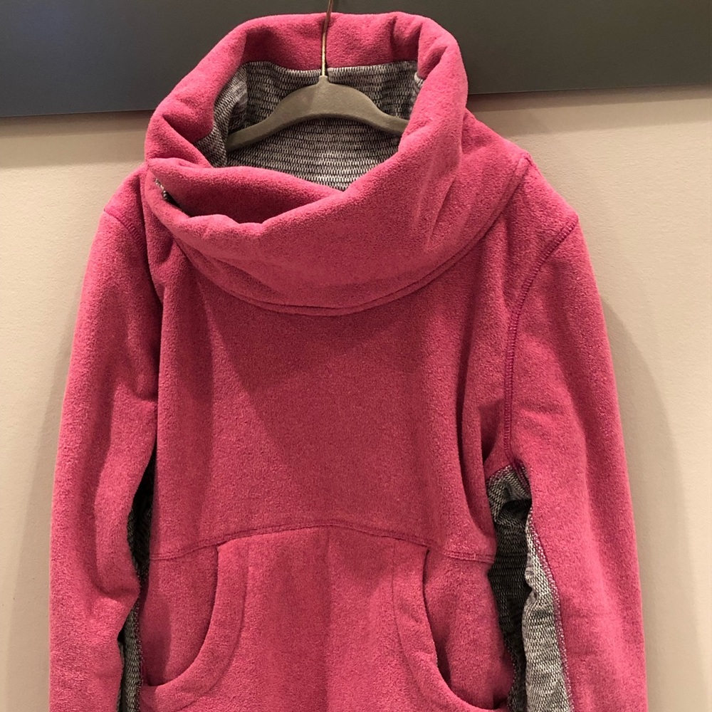 Ivivva pullover sz 10 super warm, fur lined